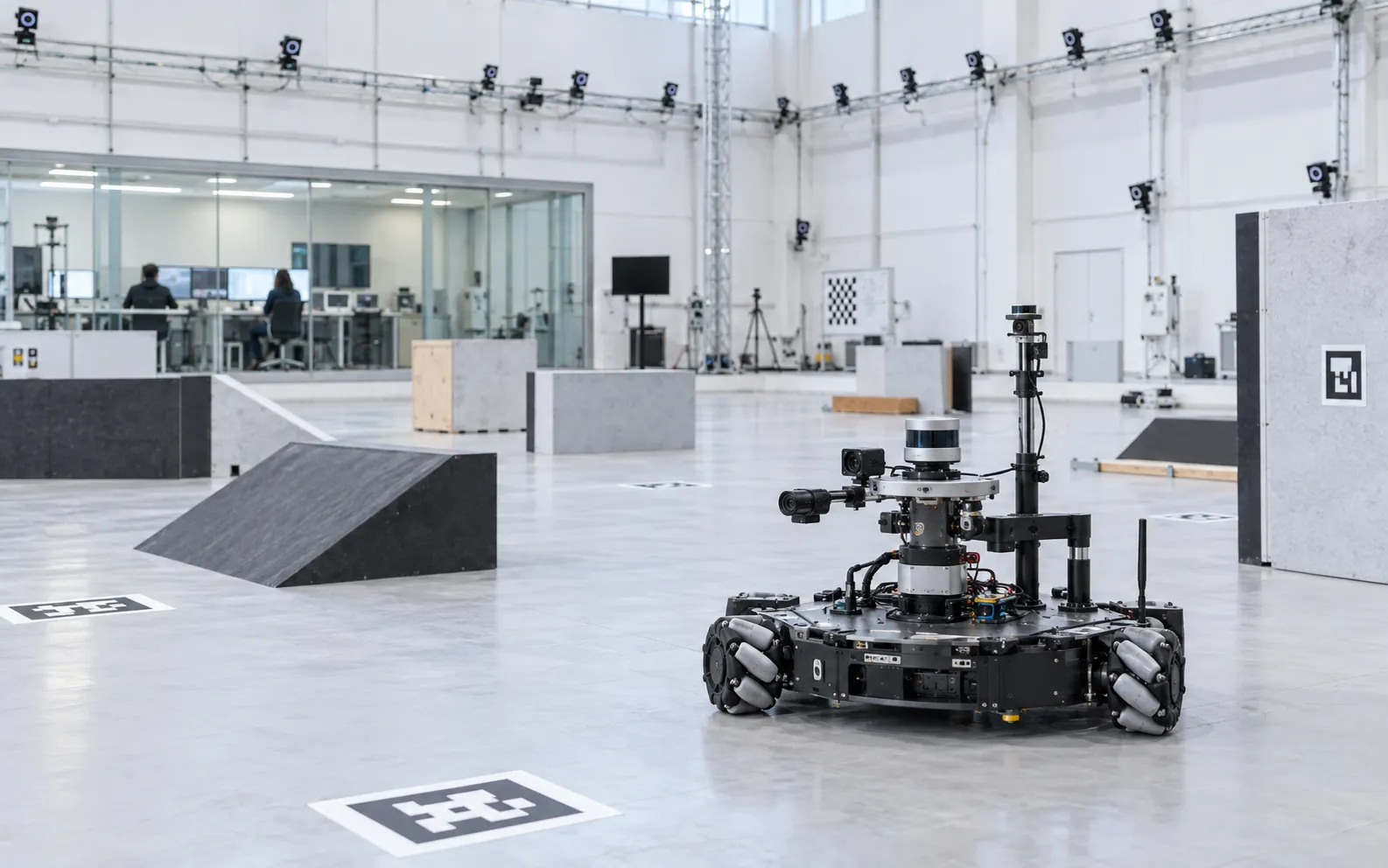 Robot ROS 2 dans une arène de recherche instrumentée